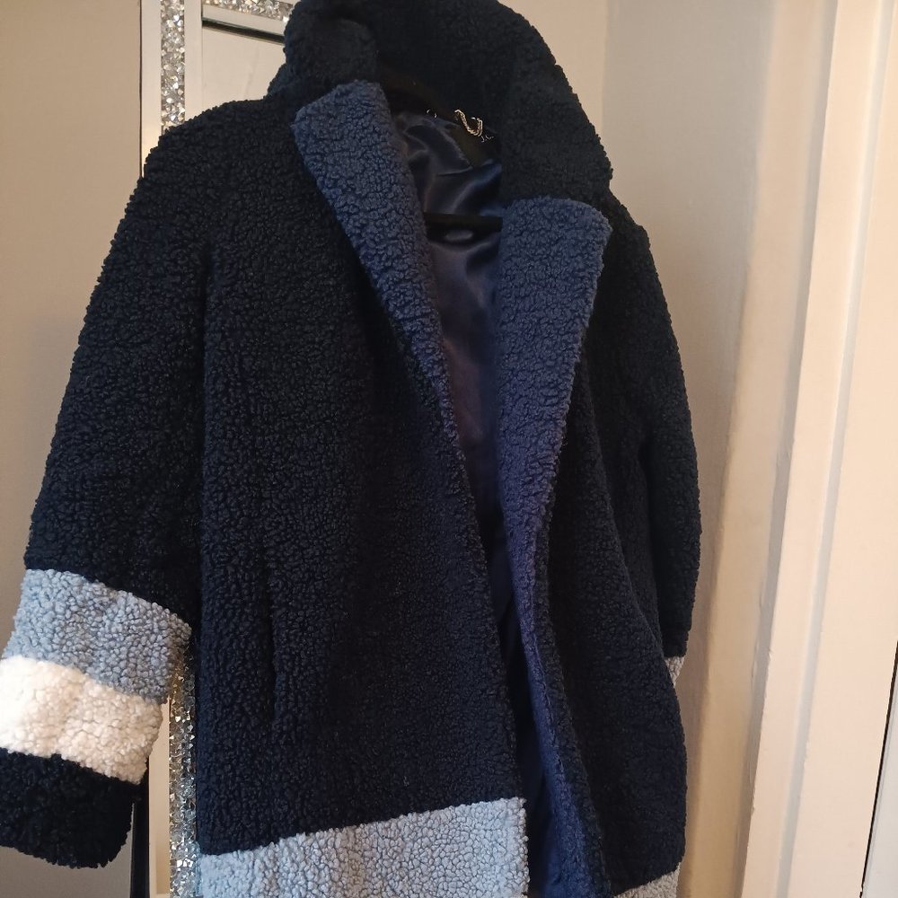Blue and white mixed colorblock teddy coat